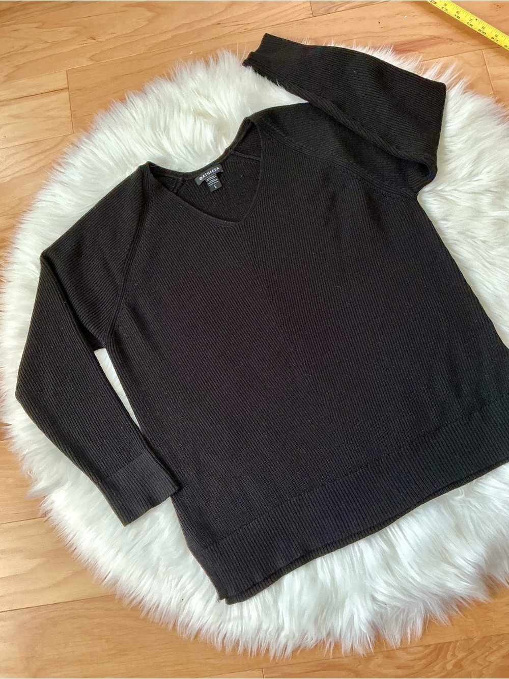 Athleta Black Hanover Merino Wool Blend V-Neck Ribbed Sweater Size Large